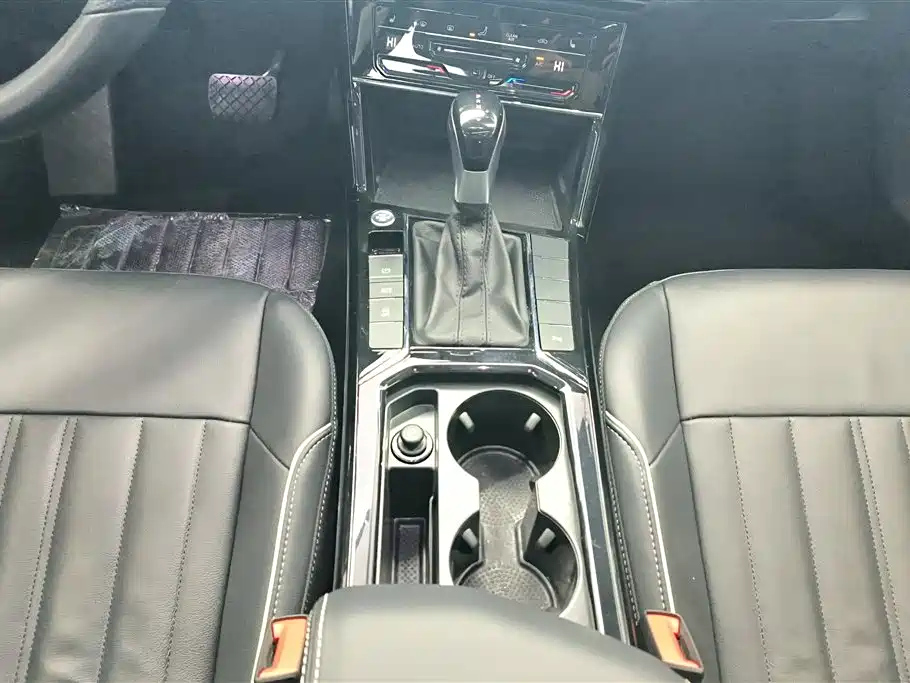 VOLKSWAGEN PASSAT 2022