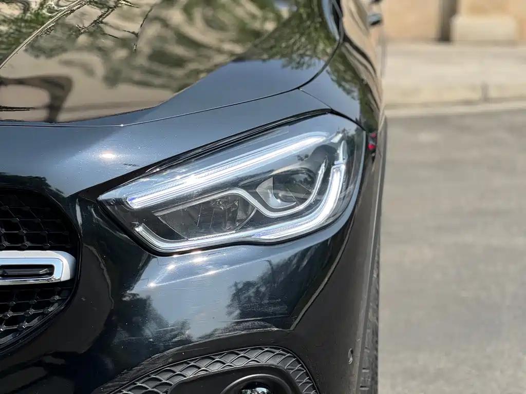 MERCEDES BENZ GLA 2021