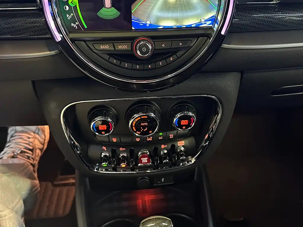 MINI CLUBMAN 2020