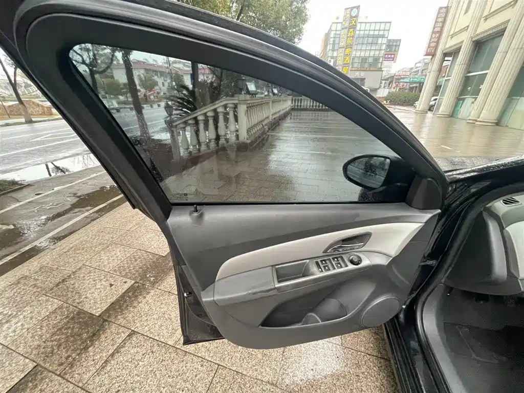 CHEVROLET CRUZE 2010