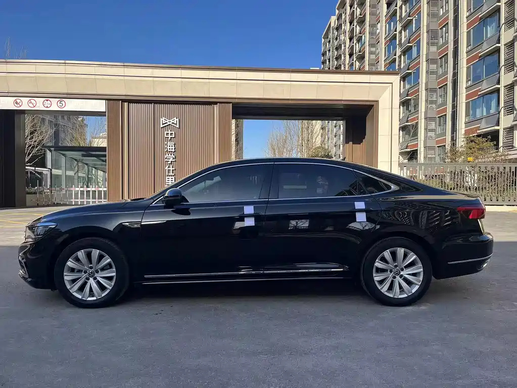 VOLKSWAGEN PASSAT 2021