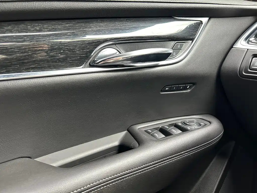 CADILLAC XT5 2020