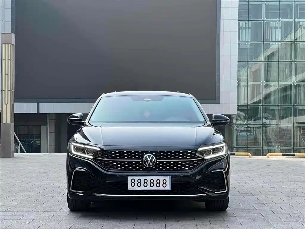 VOLKSWAGEN PASSAT 2022