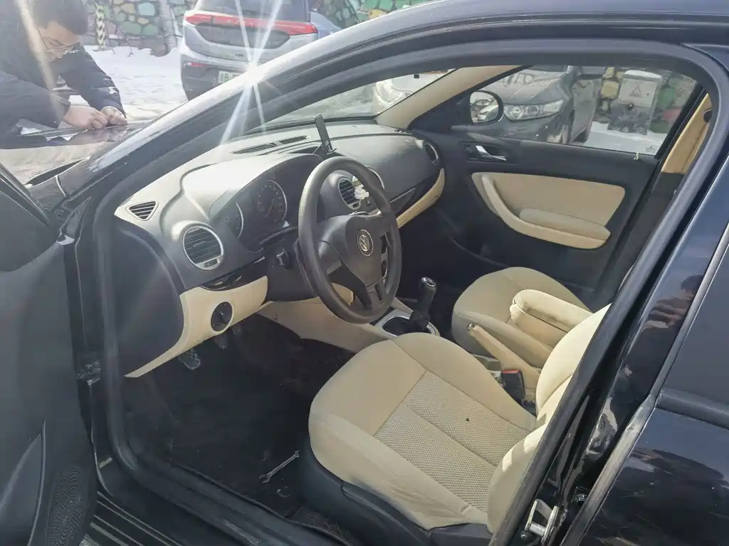 VOLKSWAGEN LAVIDA 2013