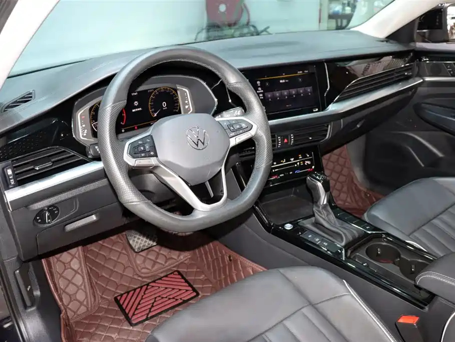 VOLKSWAGEN PASSAT 2022