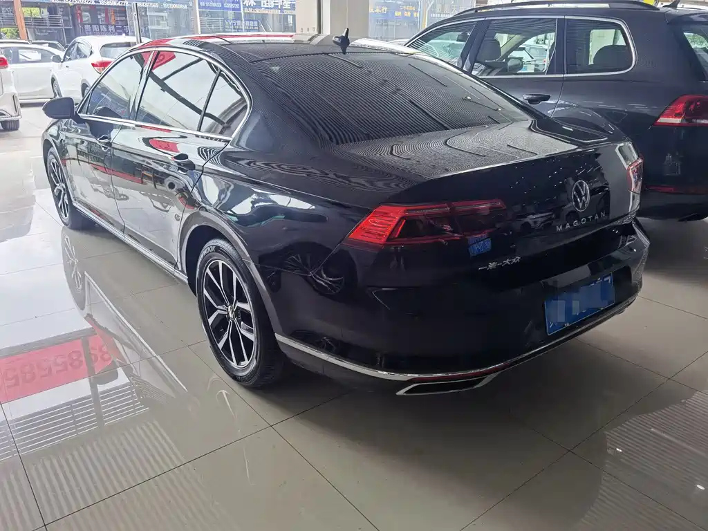 VOLKSWAGEN MAGOTAN 2022