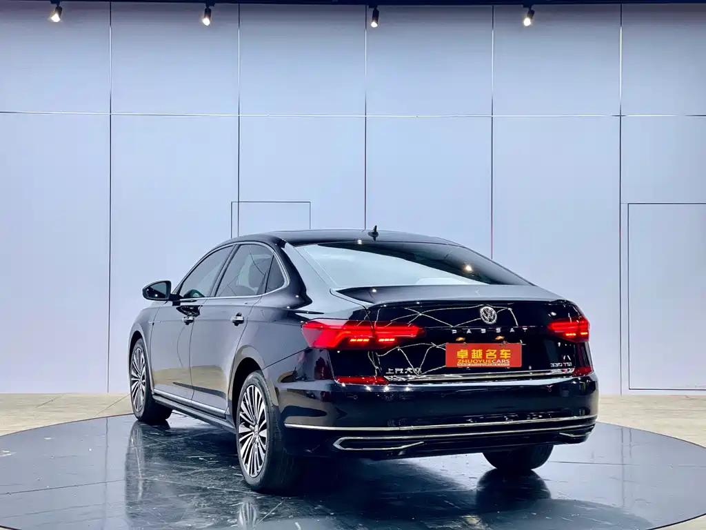 VOLKSWAGEN PASSAT 2020