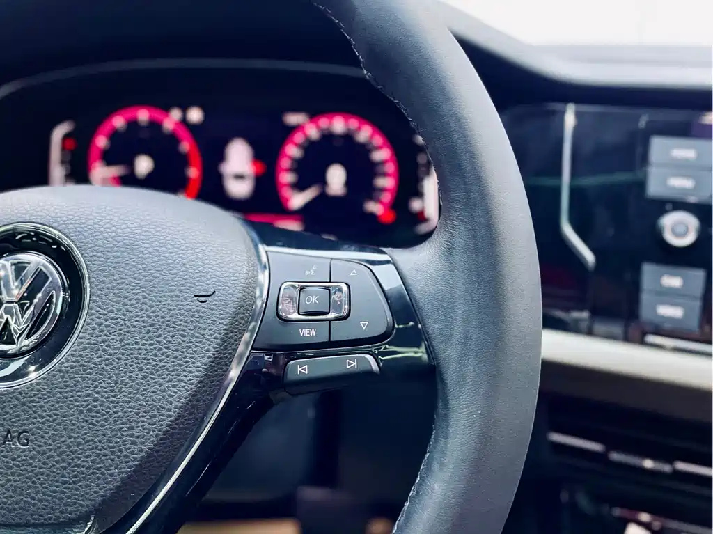 VOLKSWAGEN PASSAT 2020