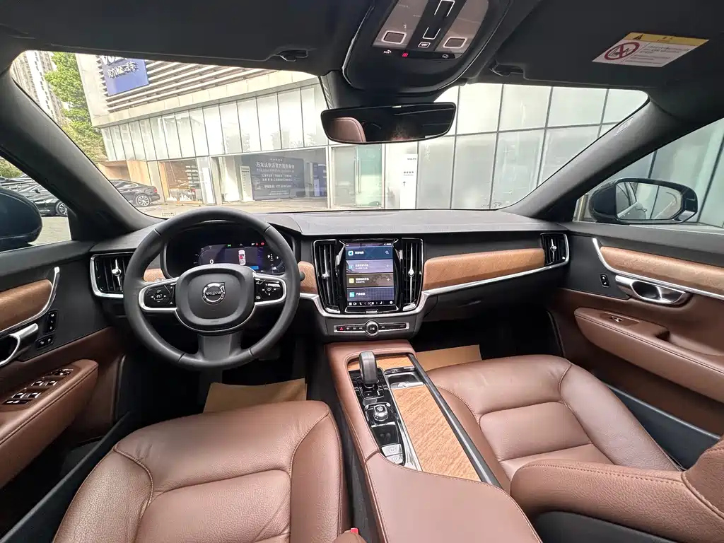 VOLVO S90 2022