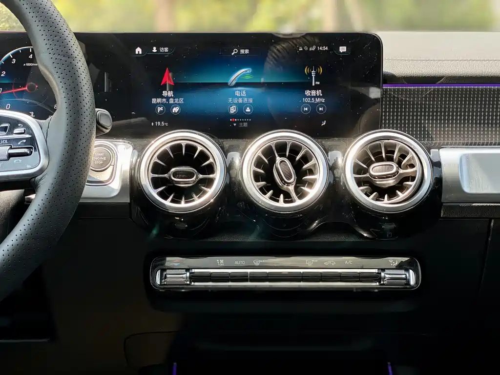 MERCEDES BENZ GLB 2022
