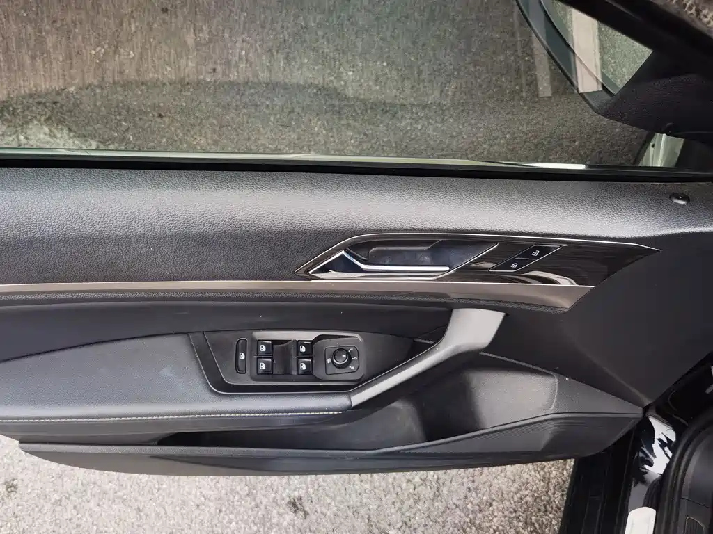 VOLKSWAGEN LAVIDA 2020