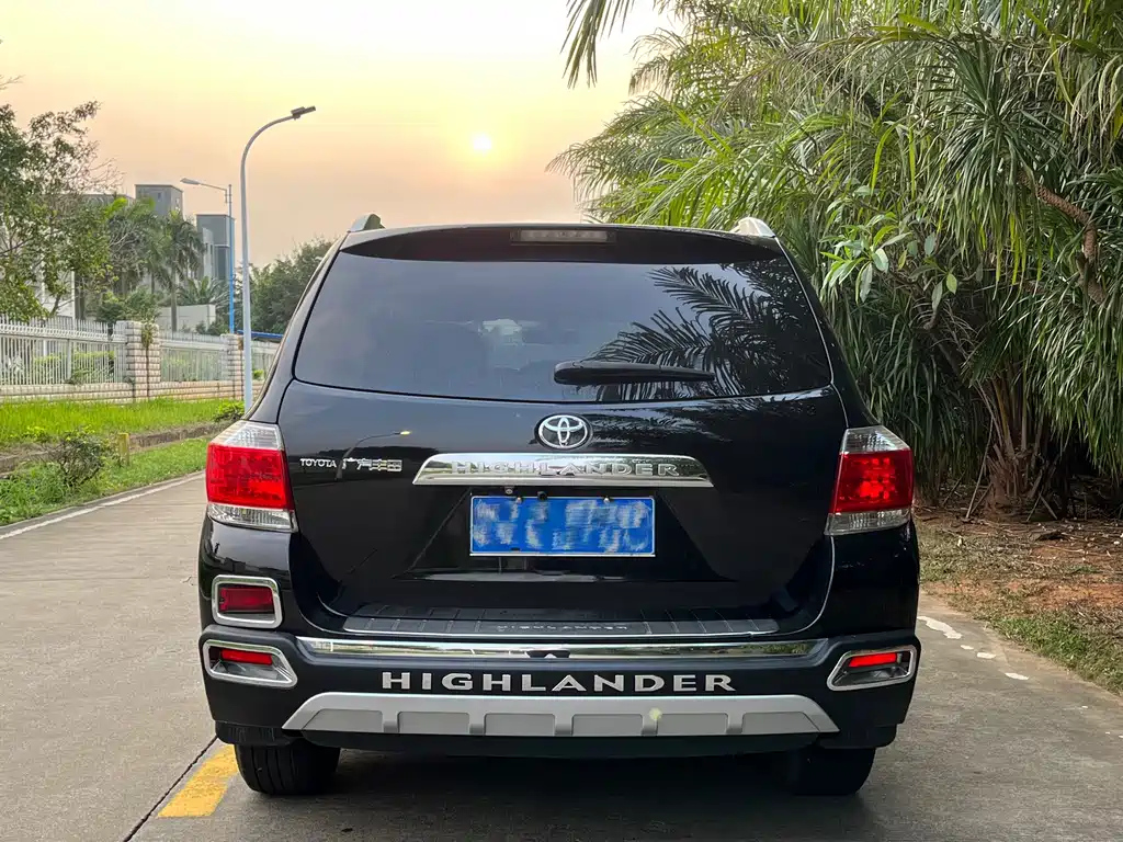 TOYOTA HIGHLANDER 2013
