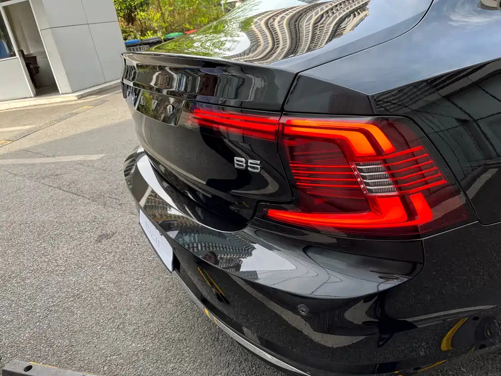 VOLVO S90 2022