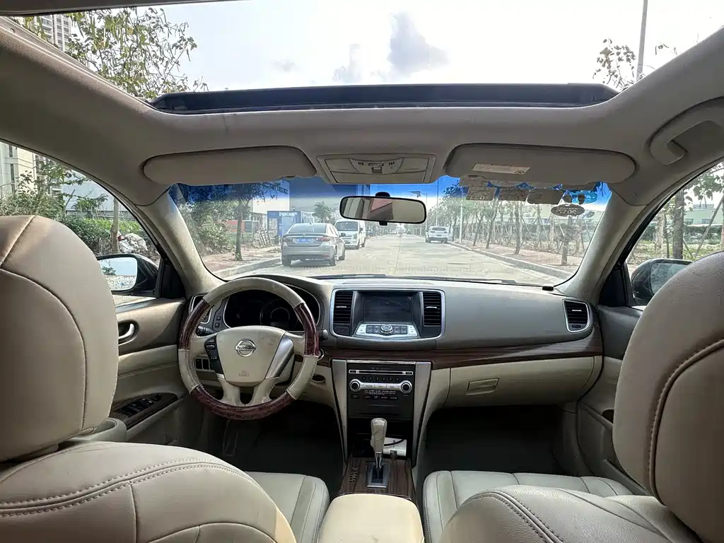 NISSAN TEANA 2011