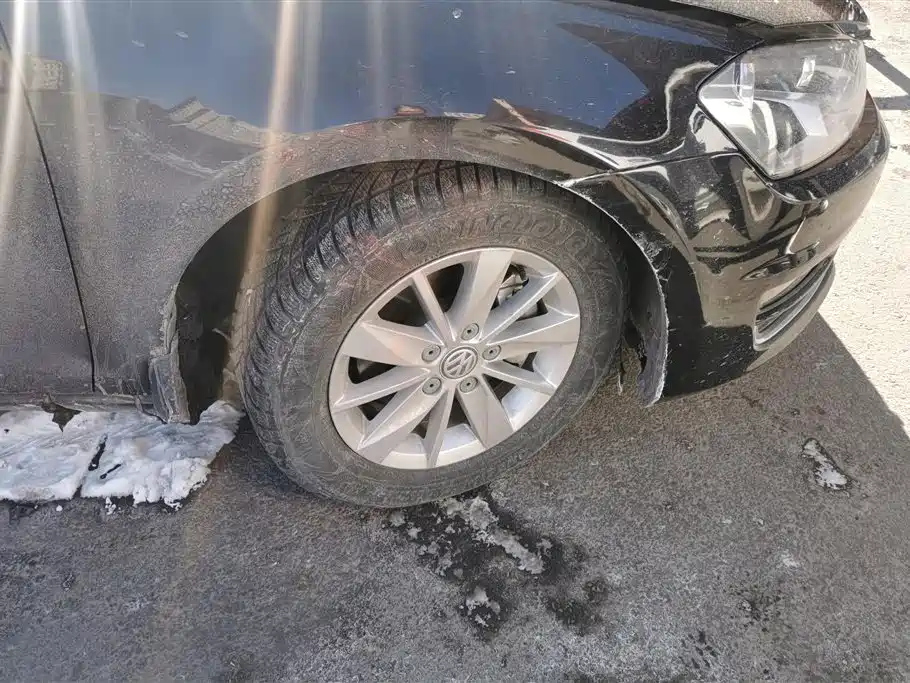 VOLKSWAGEN GOLF 2014