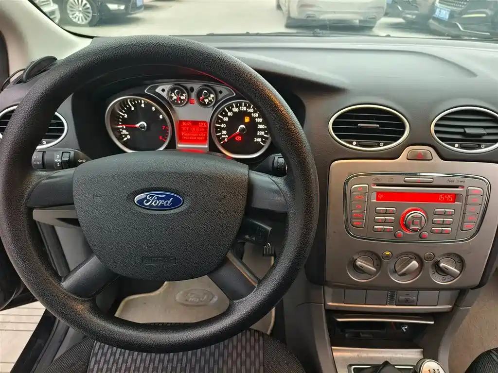 FORD FOCUS 2012