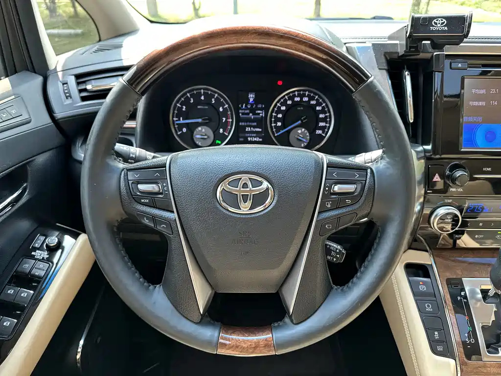 TOYOTA ALPHARD 2016