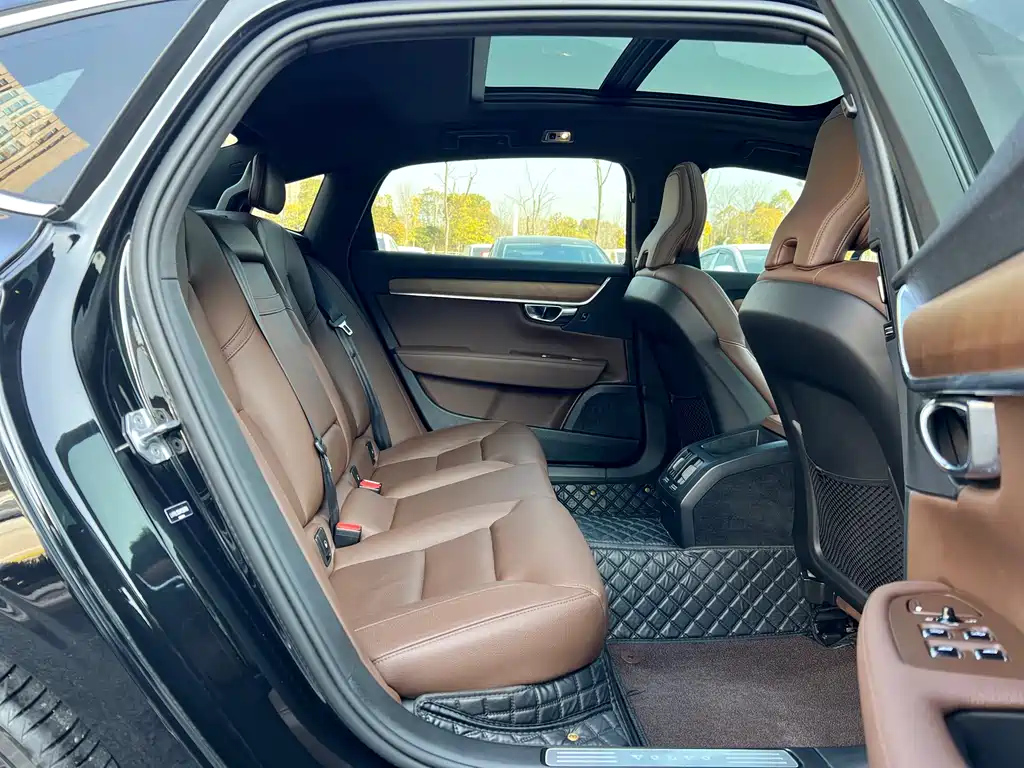 VOLVO S90 2021