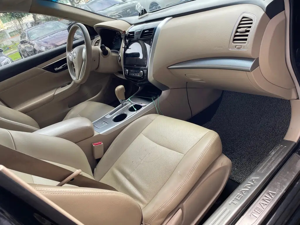 NISSAN TEANA 2016