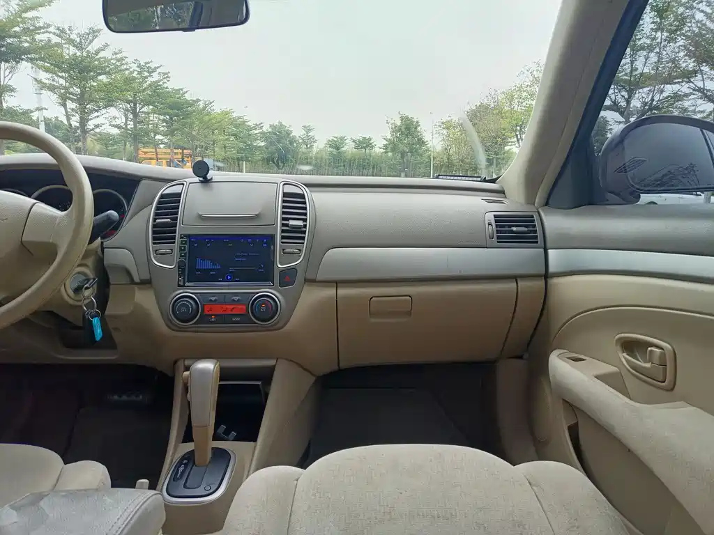 NISSAN SYLPHY 2015
