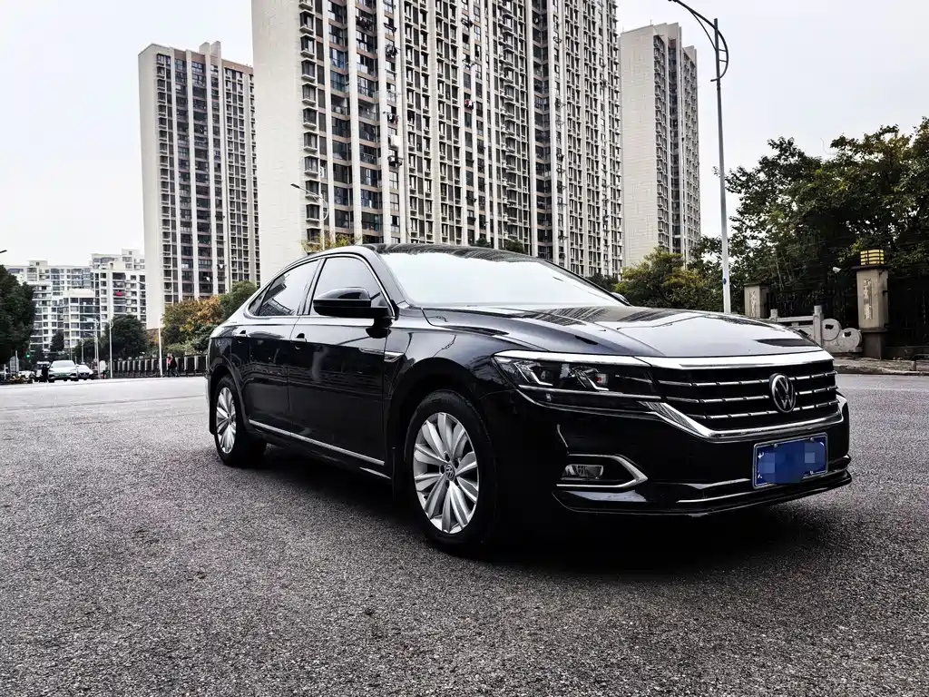 VOLKSWAGEN PASSAT 2020