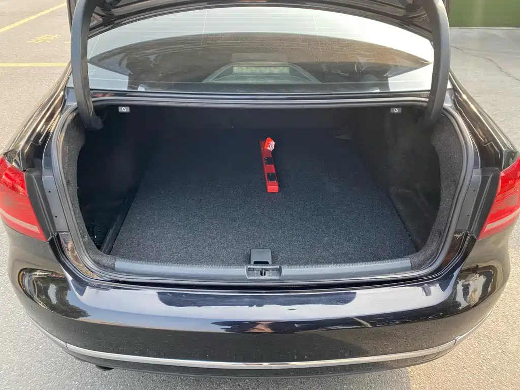 VOLKSWAGEN PASSAT 2014
