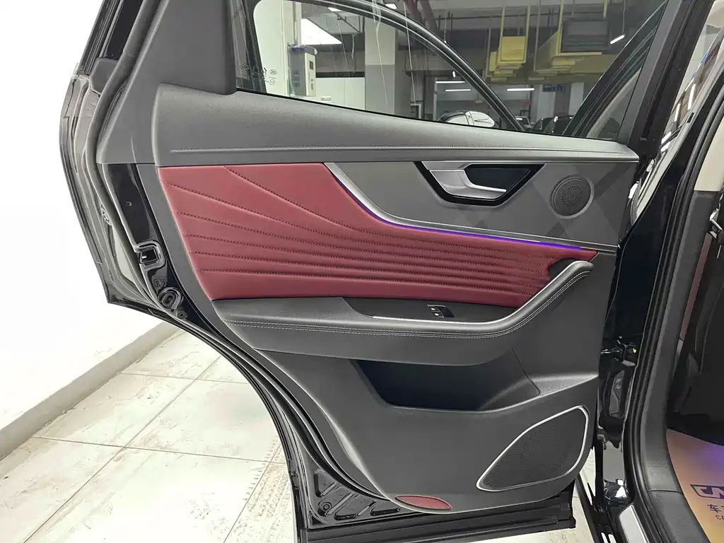 HONGQI HS5 2024