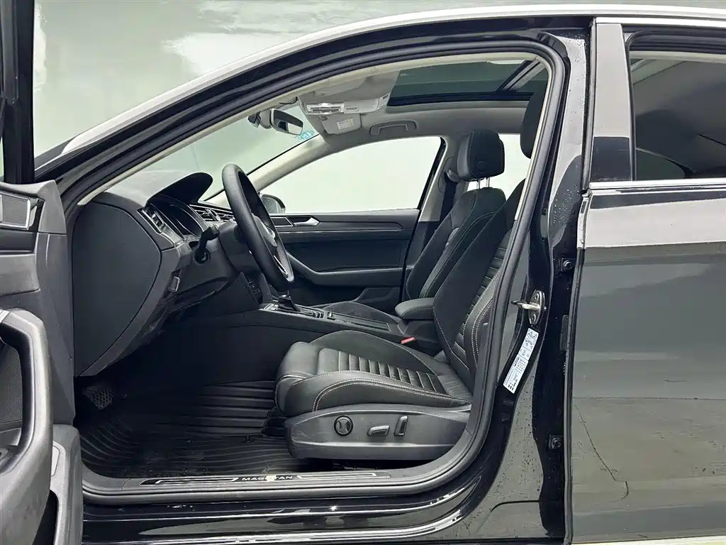 VOLKSWAGEN MAGOTAN 2020
