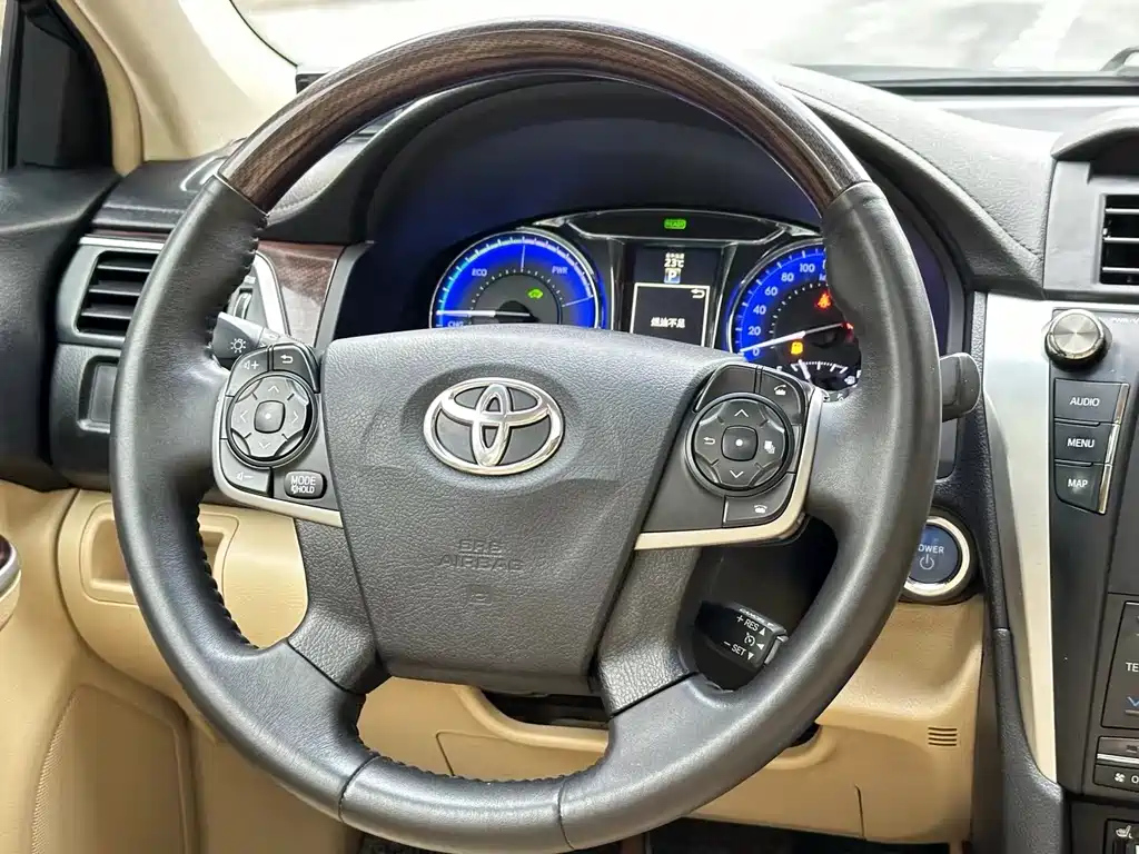 TOYOTA CAMRY 2015