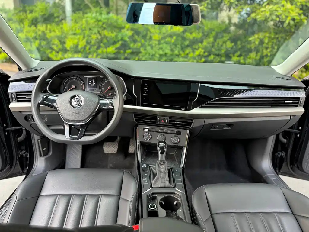 VOLKSWAGEN PASSAT 2021