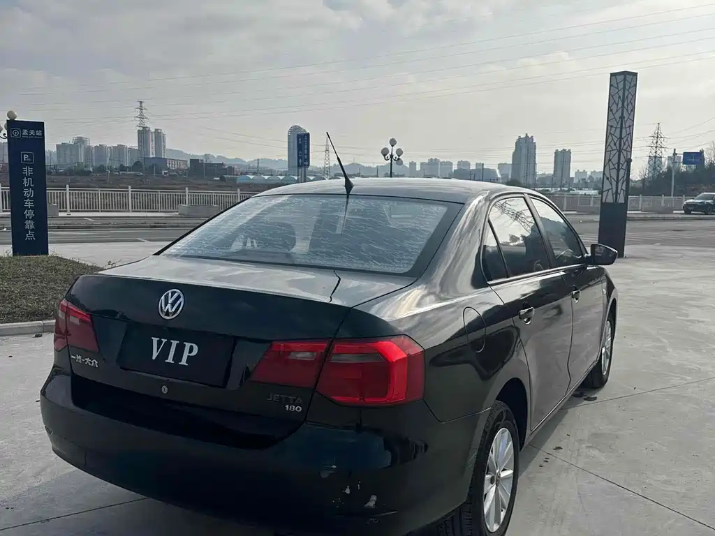 VOLKSWAGEN JETTA 2017