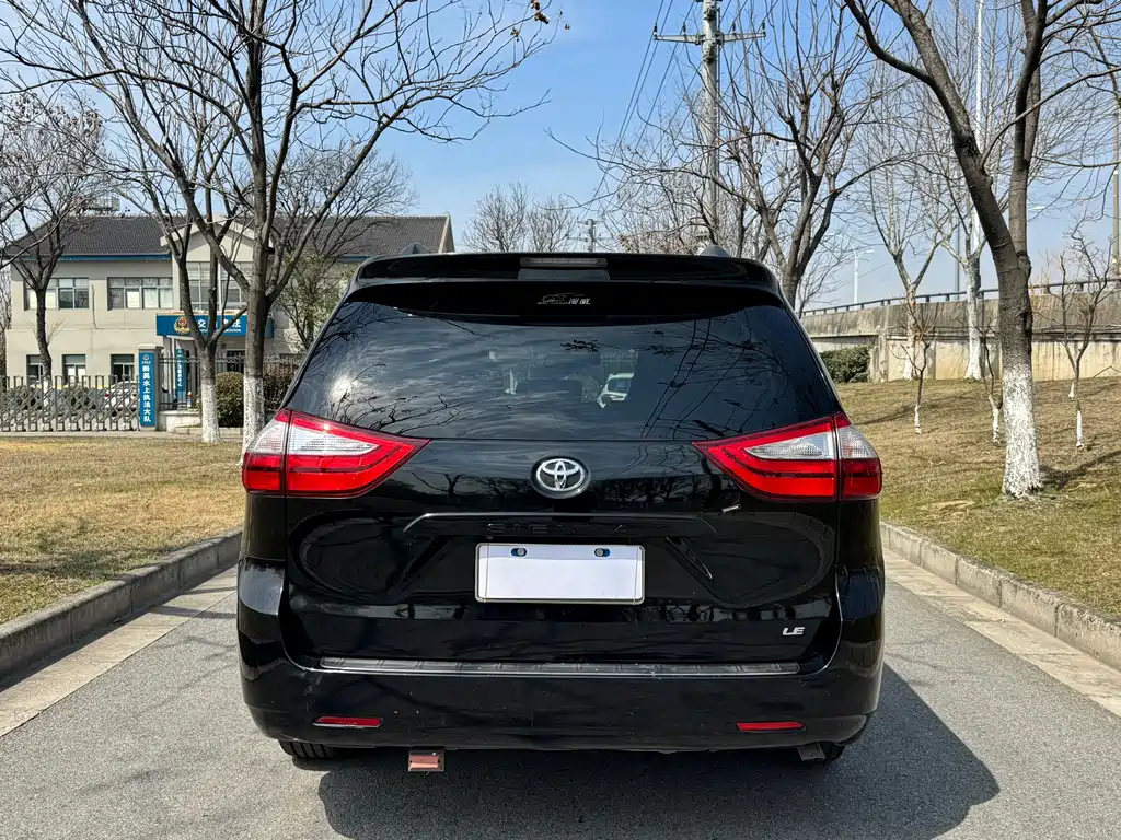 TOYOTA SIENNA 2017