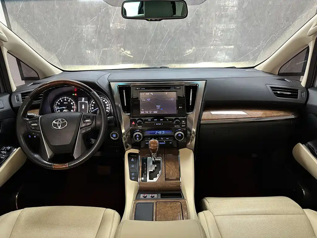 TOYOTA ALPHARD 2017