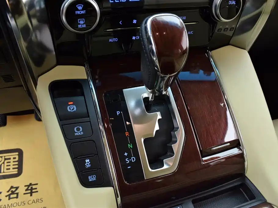 TOYOTA ALPHARD 2018