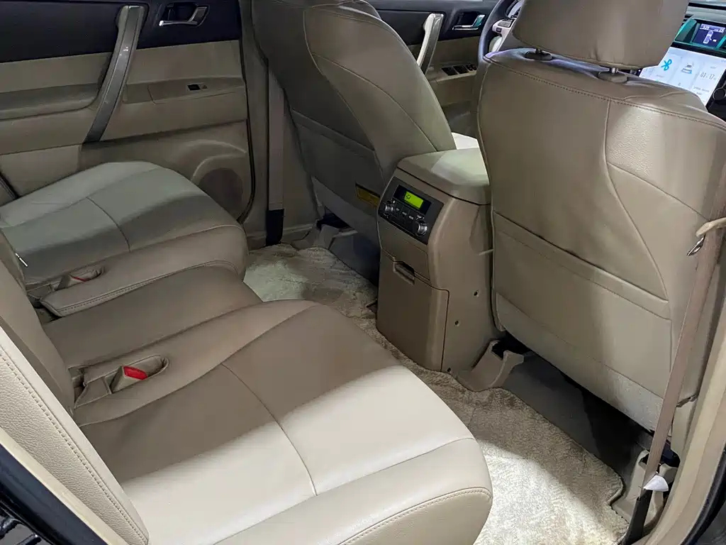 TOYOTA HIGHLANDER 2014