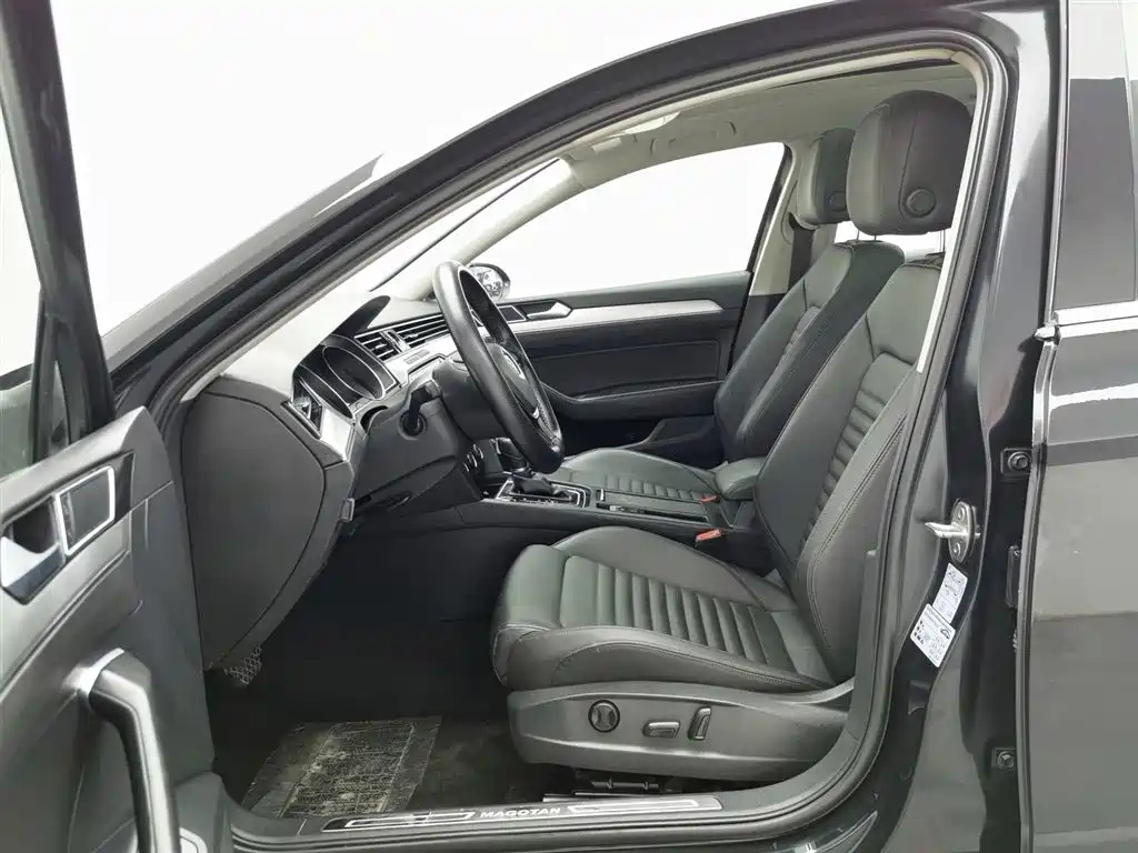 VOLKSWAGEN MAGOTAN 2018