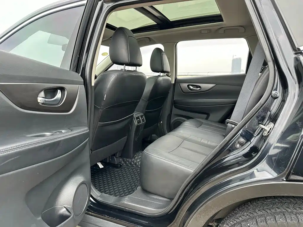 NISSAN X-TRAIL 2015