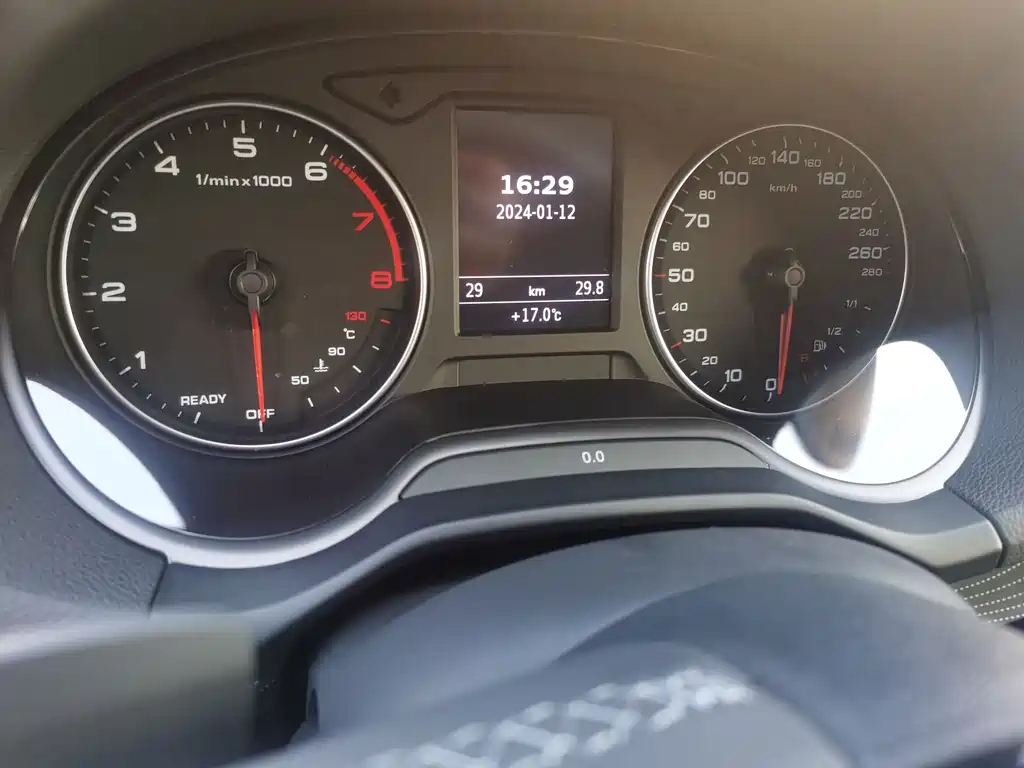 AUDI Q2L 2024