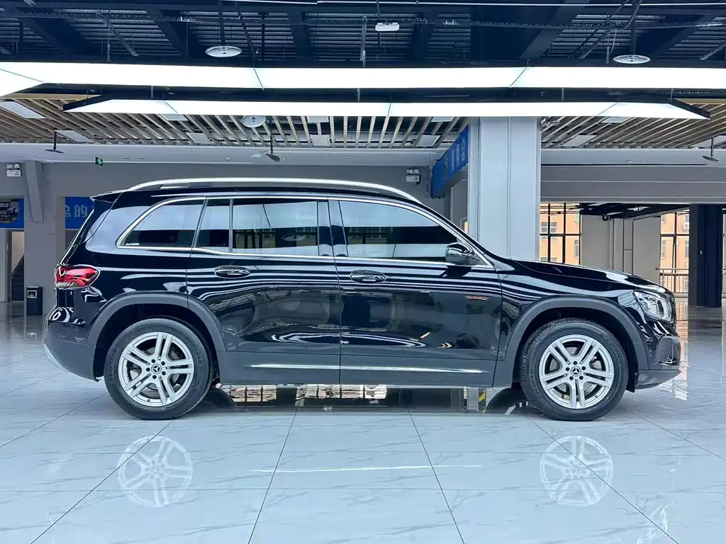 MERCEDES BENZ GLB 2021