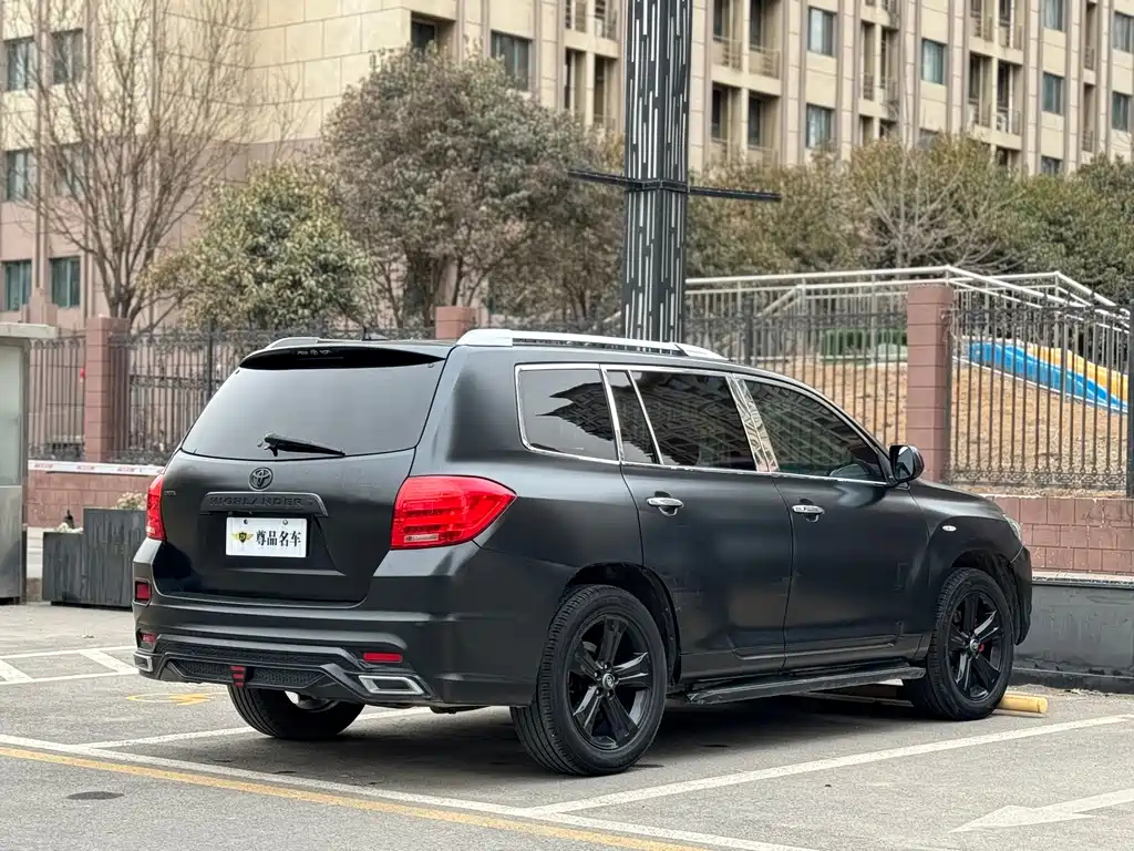 TOYOTA HIGHLANDER 2011
