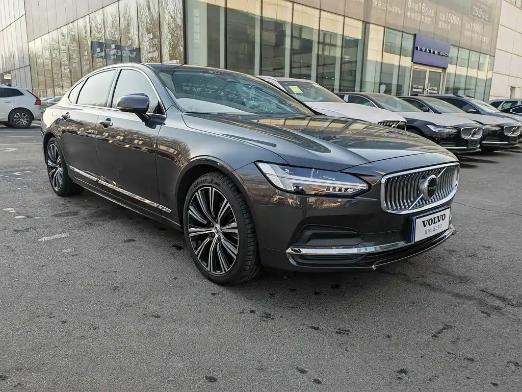 VOLVO S90 2022