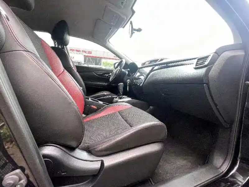 NISSAN QASHQAI 2019