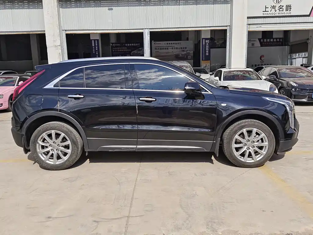 CADILLAC XT4 2021