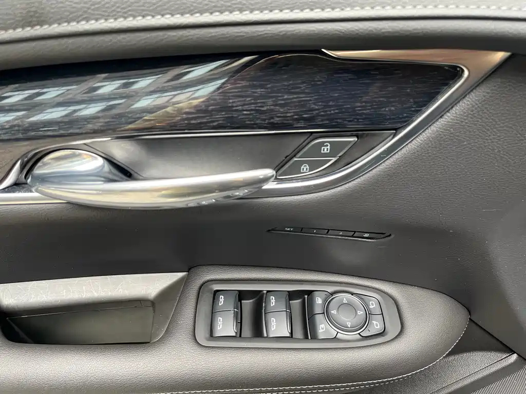 CADILLAC XT5 2023