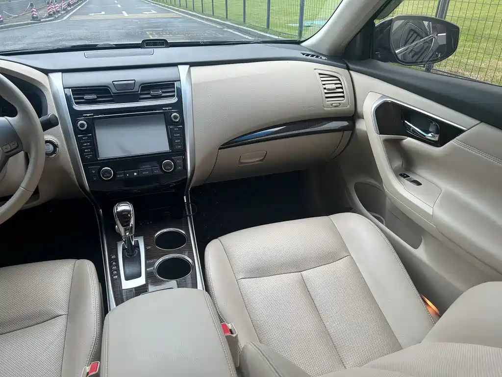 NISSAN TEANA 2014