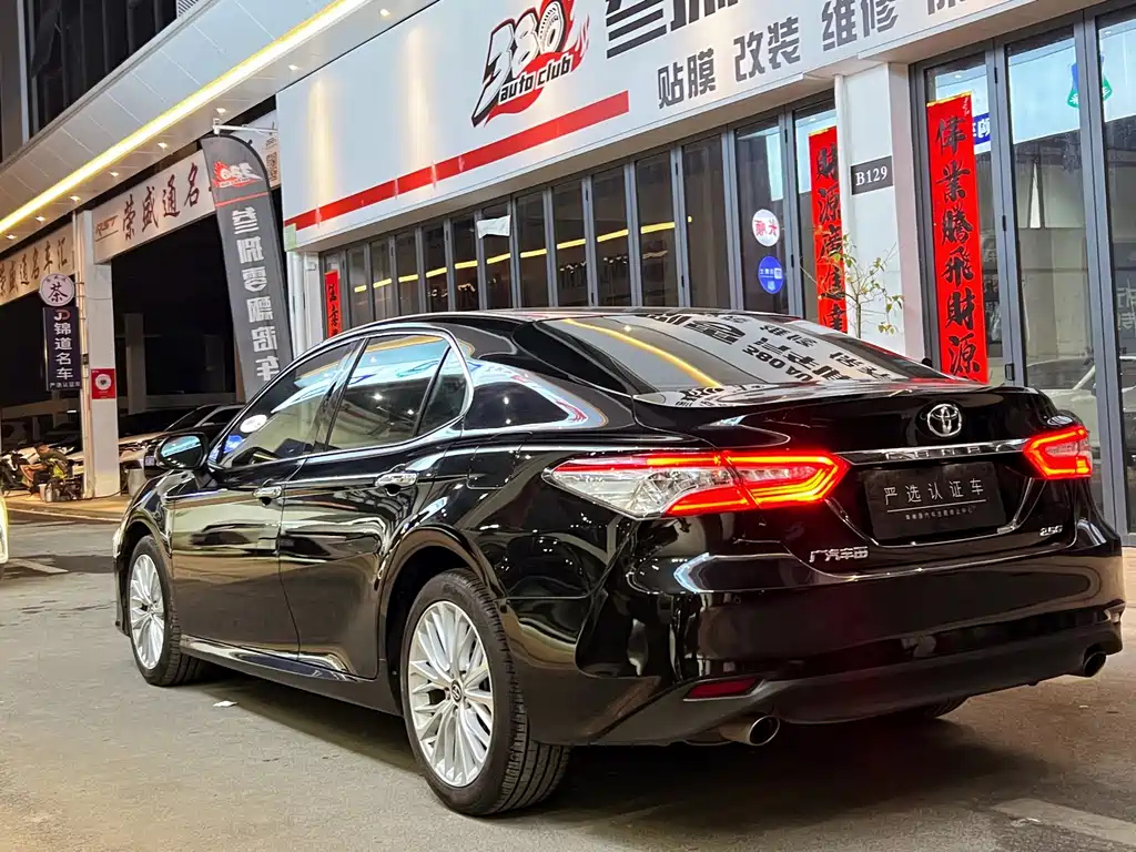 TOYOTA CAMRY 2020