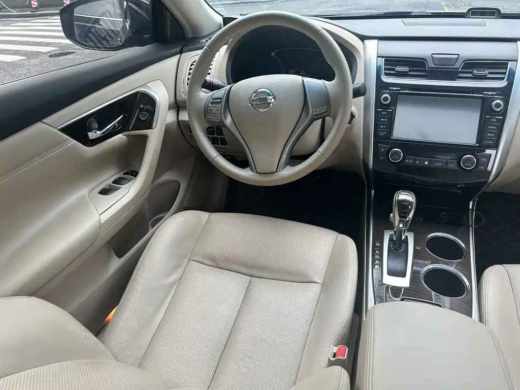NISSAN TEANA 2014