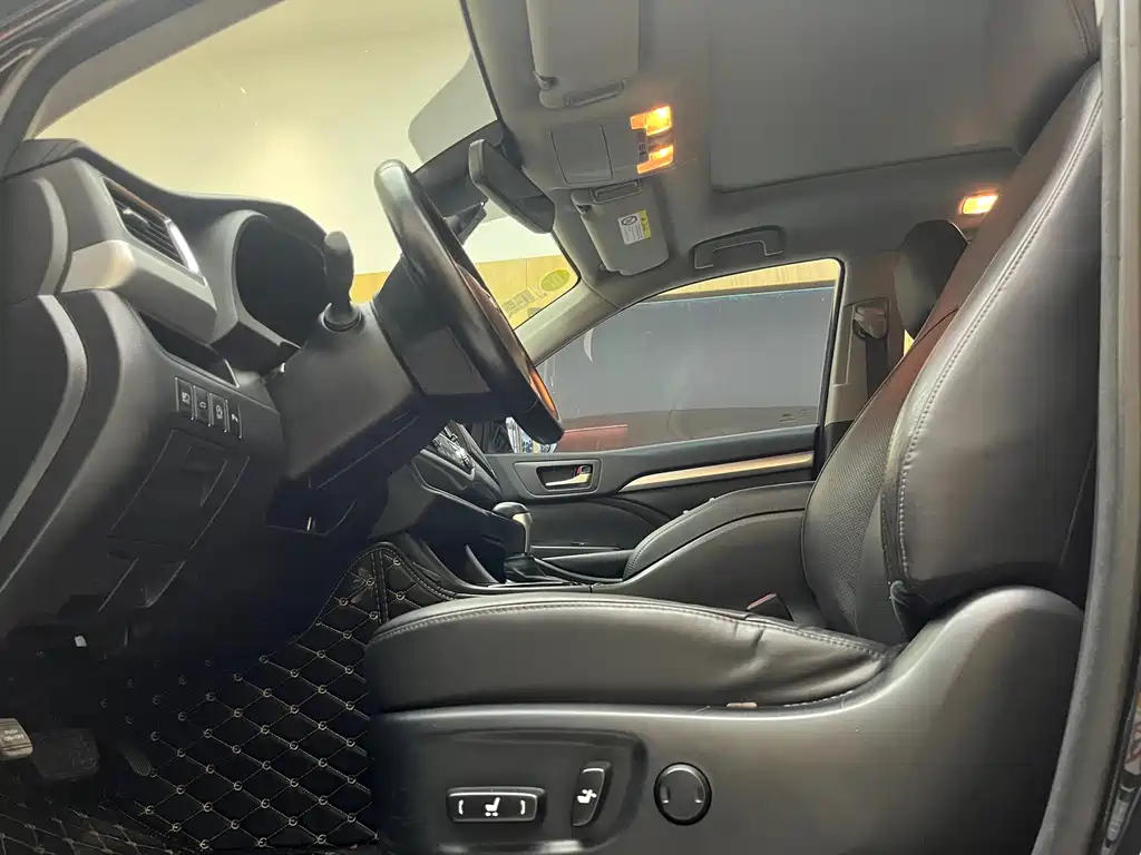 TOYOTA HIGHLANDER 2018