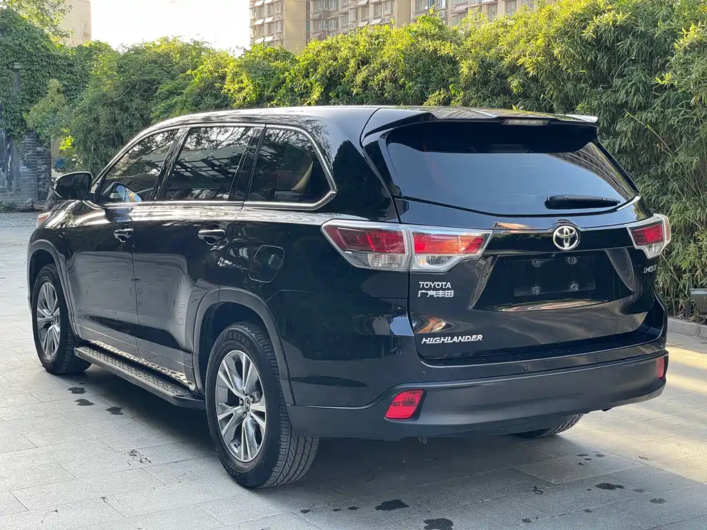 TOYOTA HIGHLANDER 2016