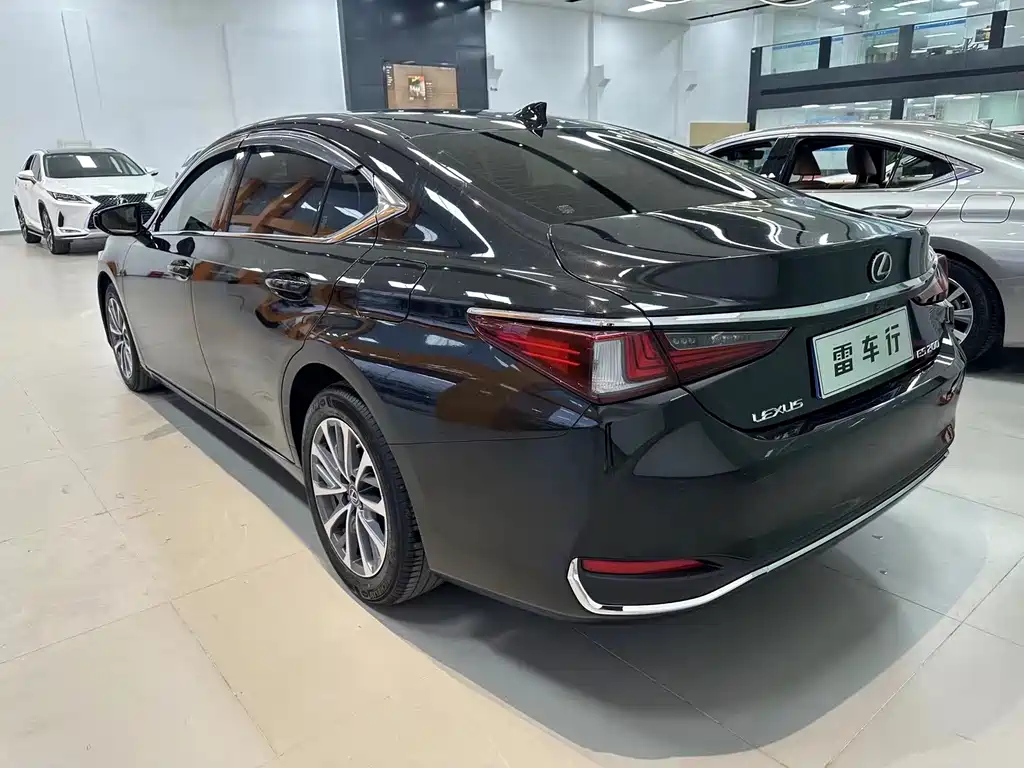 LEXUS ES 2022